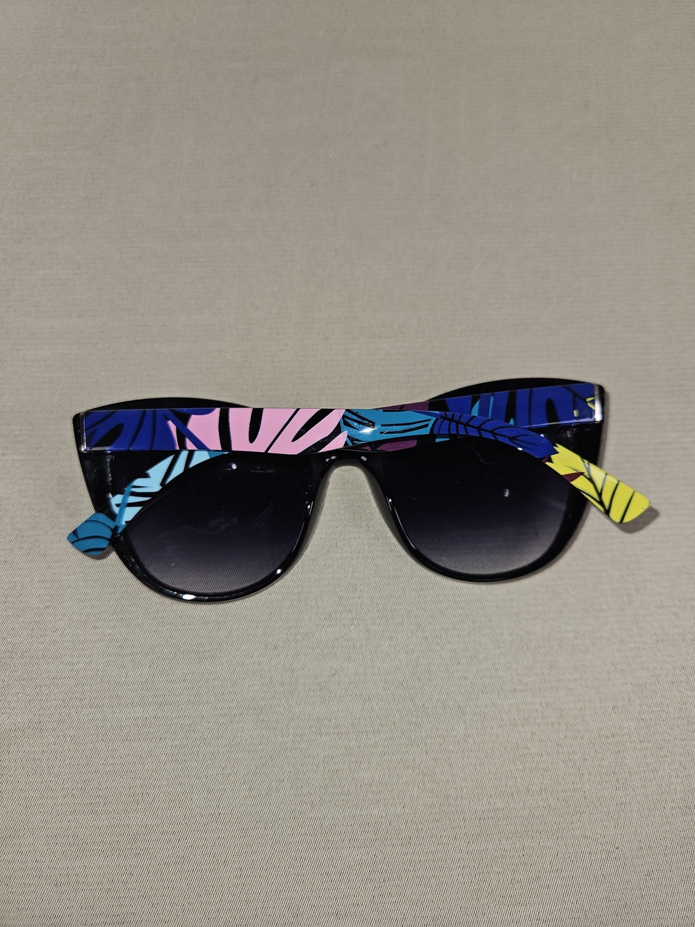 Giselle Women's Black Cat Eye Sunglasses - Sleek UV Protection 8GSL22488-FLW - Picture 12 of 12